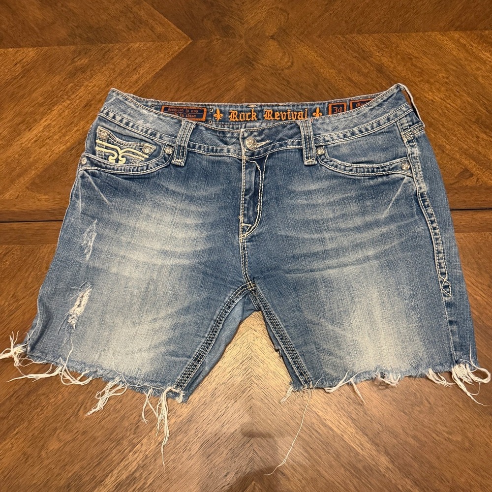 Rock Revival Mandy Easy Boot Distressed Denim Shorts Size 34 Medium Wash Raw Hem